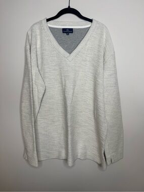 Lauren James Men’s V-Neck Sweater in Light Gray Heather
